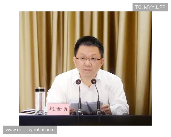 格尔木足球崛起之路全面解析城市体育力量的凝聚与发展 格尔木足球崛起之路全面解析城市体育力量的凝聚与发展